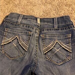 Ariat Women's Medium Blue Embroidered Back-Pocket Bootcut Jeans